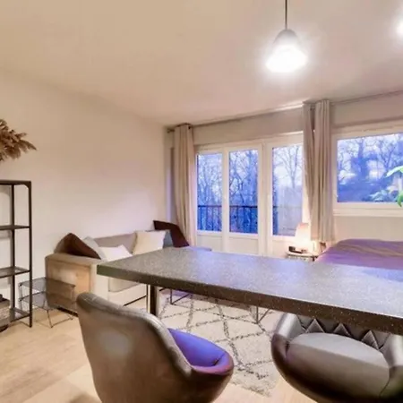 Calme & Cosy Avec Vue Sur Parc - Unique ! Апартаменты Париж